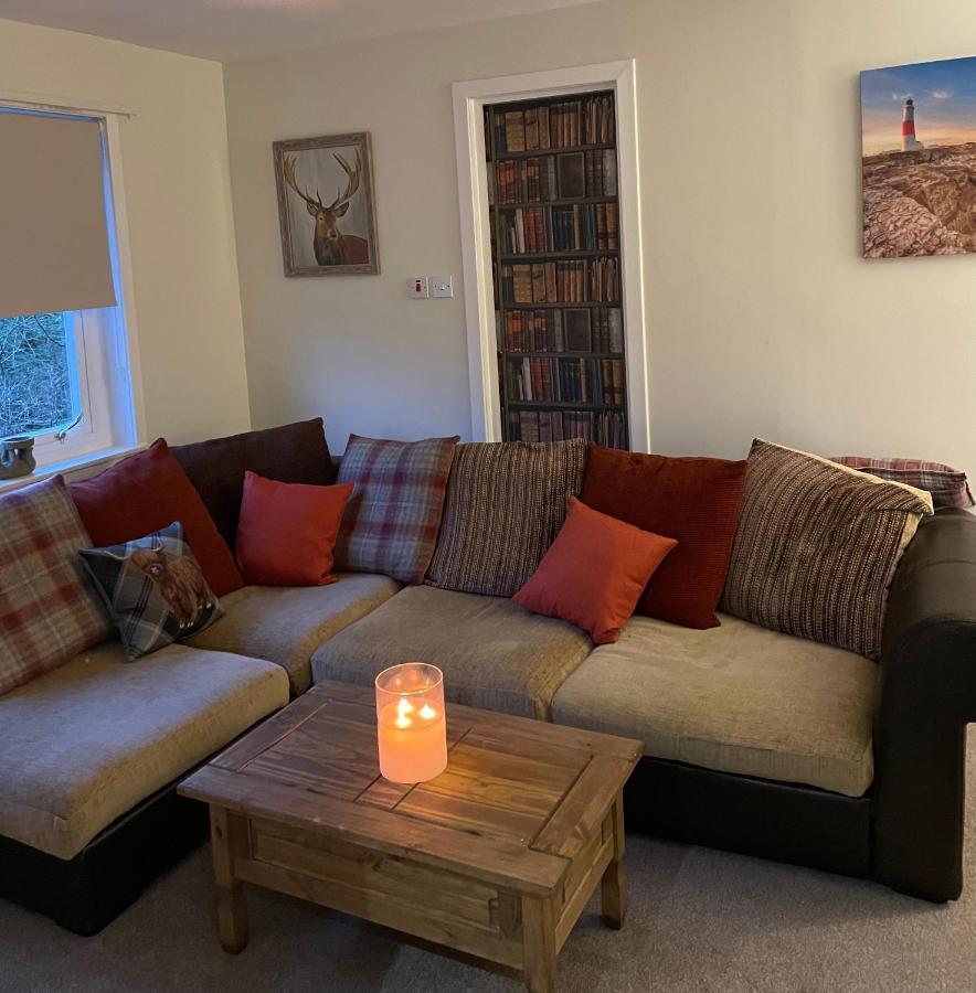 Charleston Apartment Self Catering 5 Min Drive From Town Centre Inverness Buitenkant foto