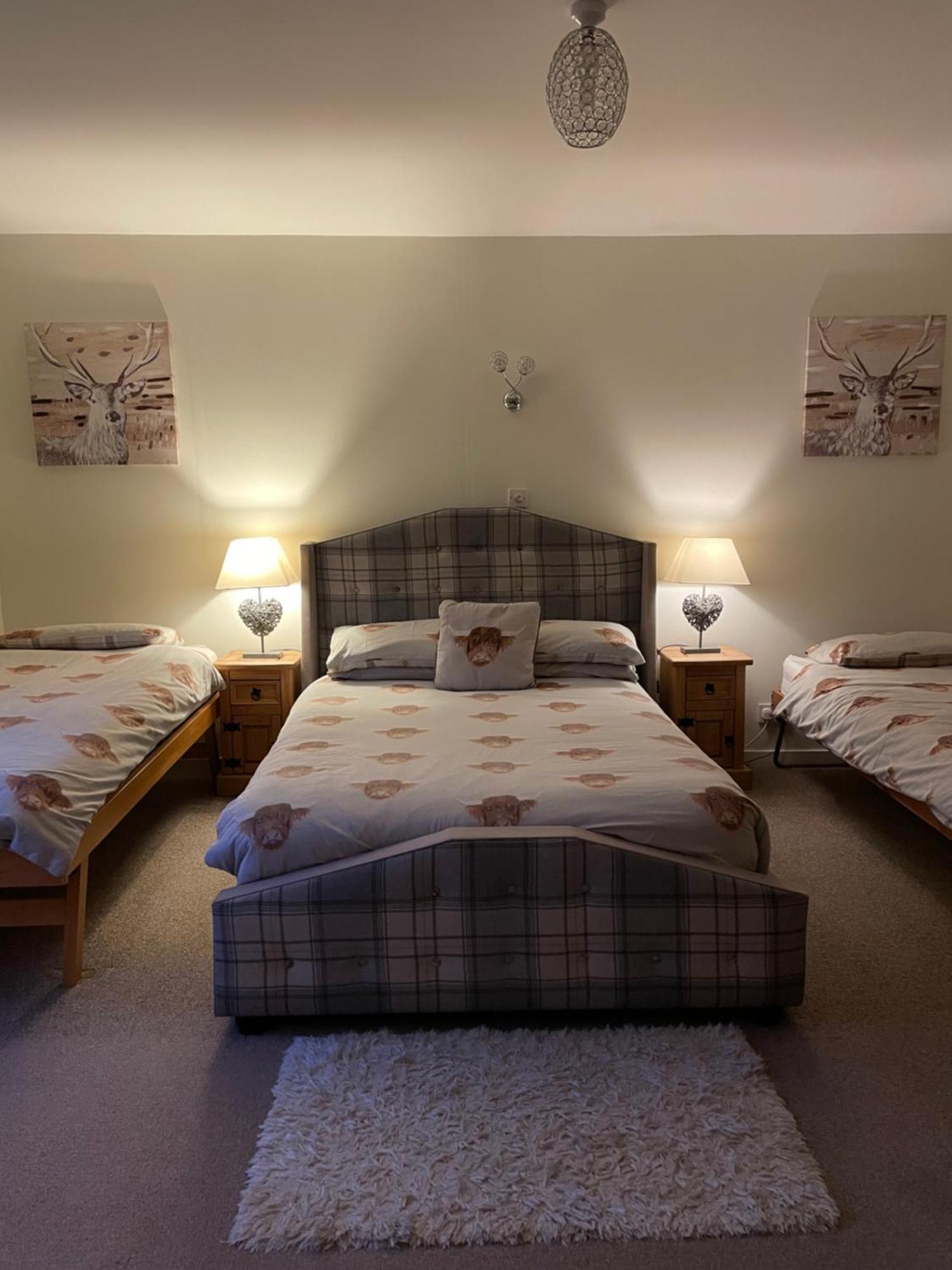 Charleston Apartment Self Catering 5 Min Drive From Town Centre Inverness Buitenkant foto